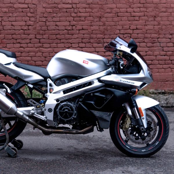 Мотоцикл Aprilia на прокат в Санкт-Петербурге